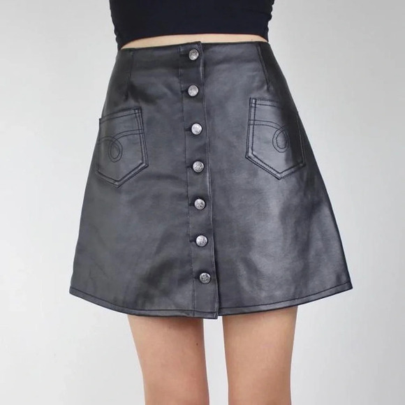 🦋NWT Neutral Zone Black Faux Leather Skirt, Grunge, Biker, Mini Skirt, Size 7/8 - Picture 3 of 4